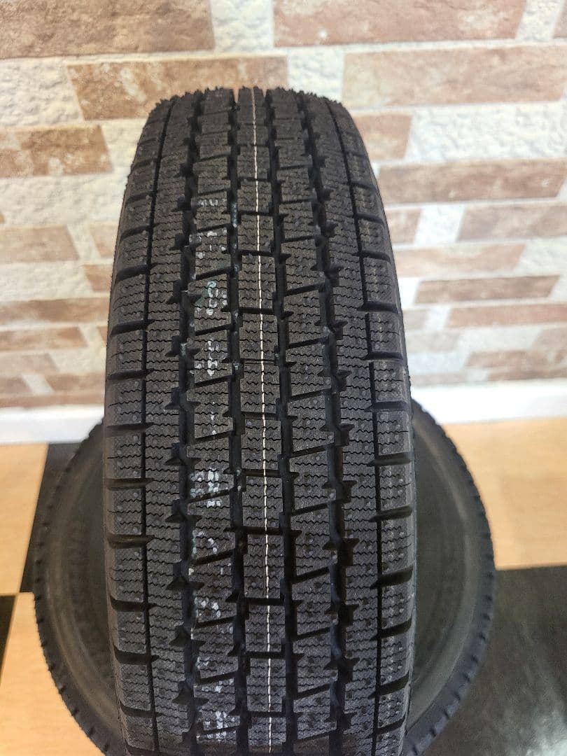 12インチスタッドレスタイヤ&ホイール新品！軽トラ、軽バンに‼
