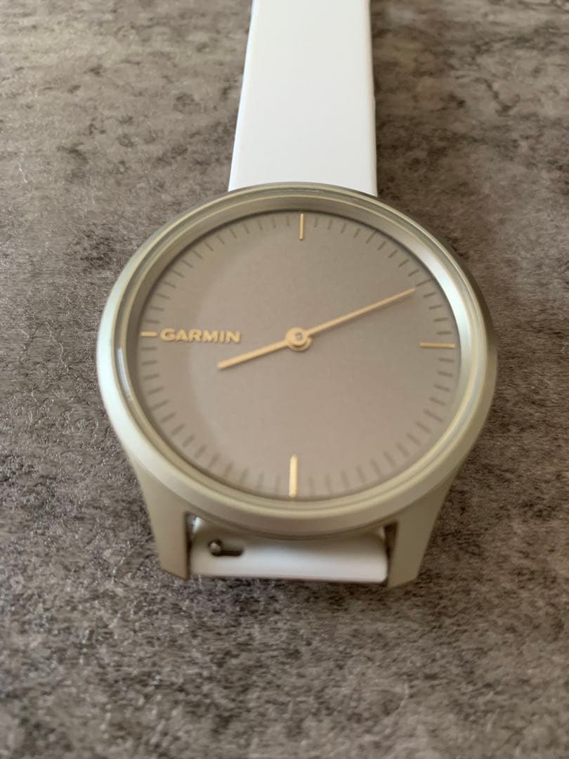 Garmin vivomove style ライトゴールド