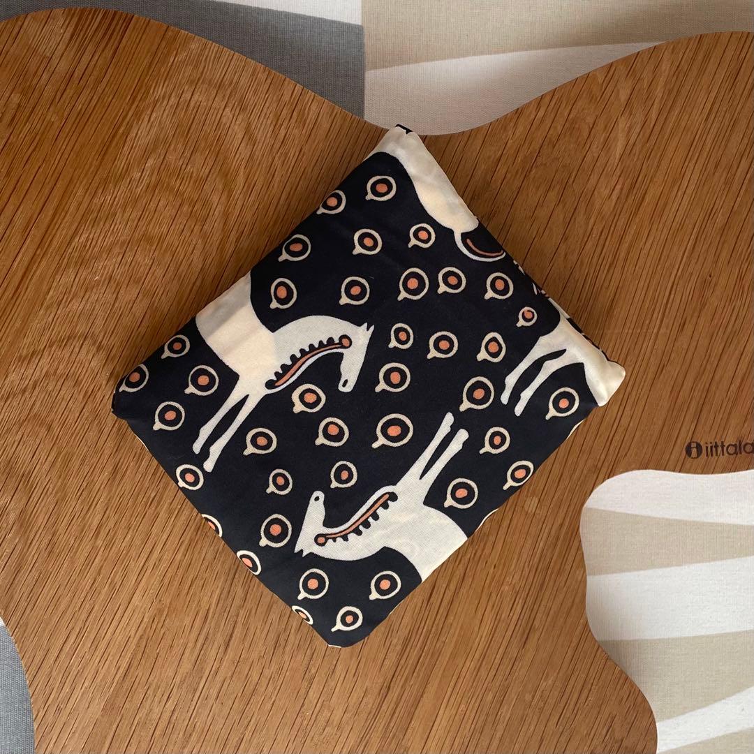 新品 marimekko マリメッコ ムスタ タンマ スマートバッグ エコバッグ