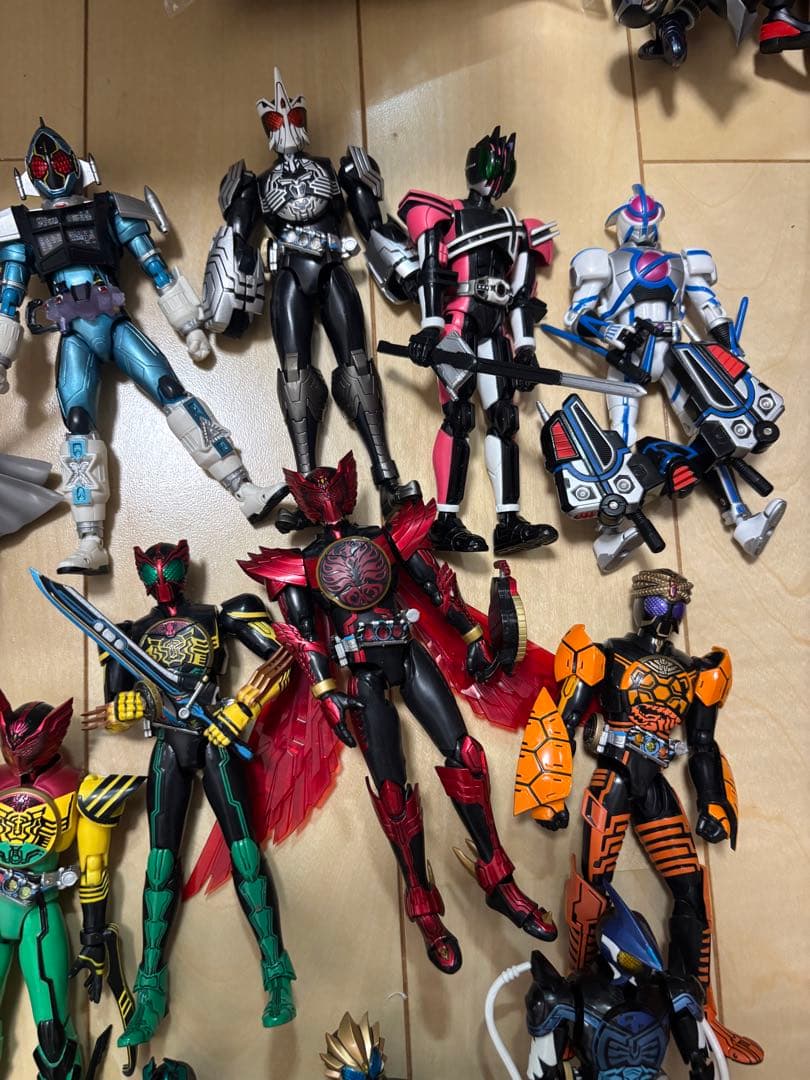 フィギュアーツ　仮面ライダー15体　オーズ 、キバ、新2号等