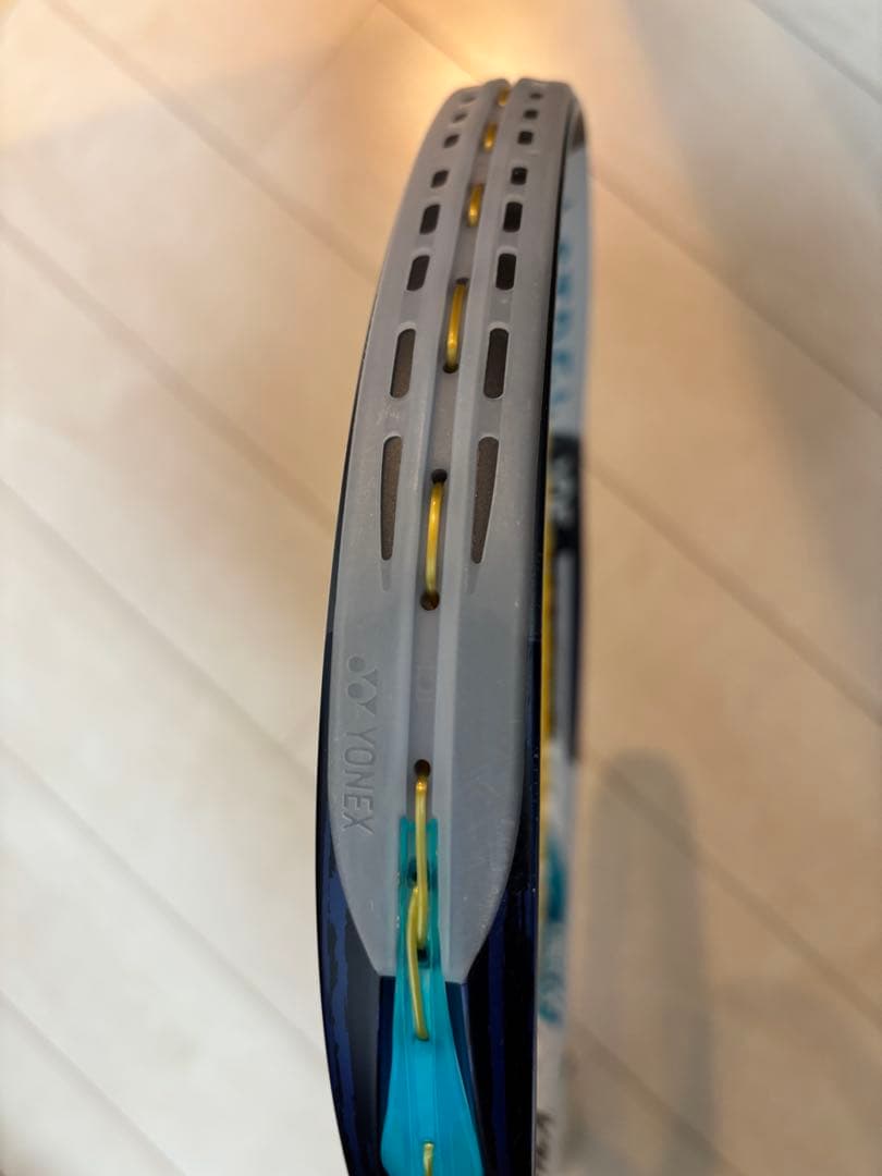 硬式テニスラケット YONEX ASTREL 105　極美品☆