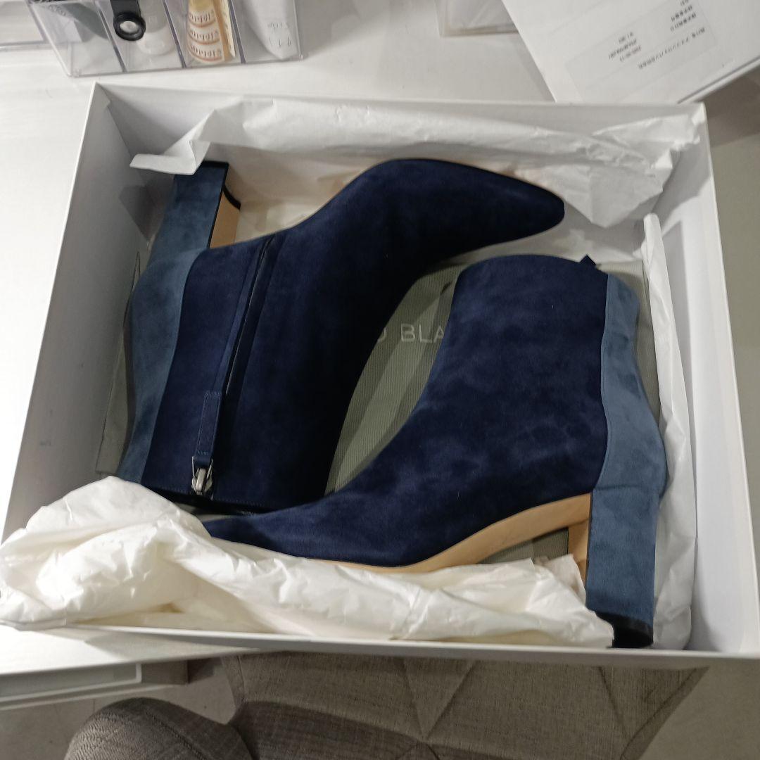 美品　MANOLO BLAHNIK ネイビー スエード ブーツ 39