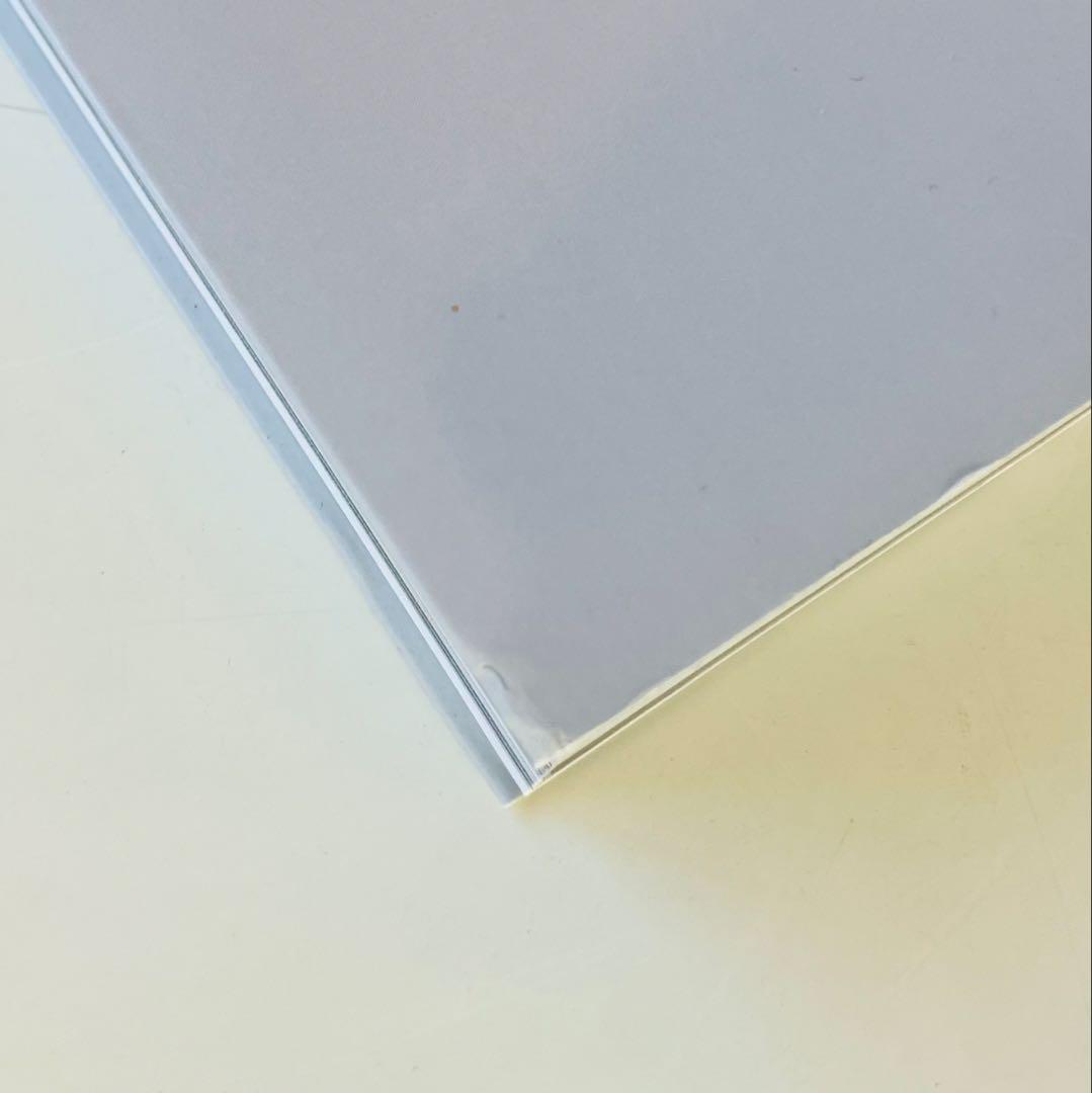 Across Art and Fashion 英語版