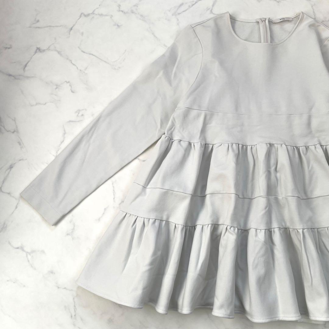 美品　ヨリ yori ぬくぬくティアードフリルブラウス　ヘム　ライトグレー