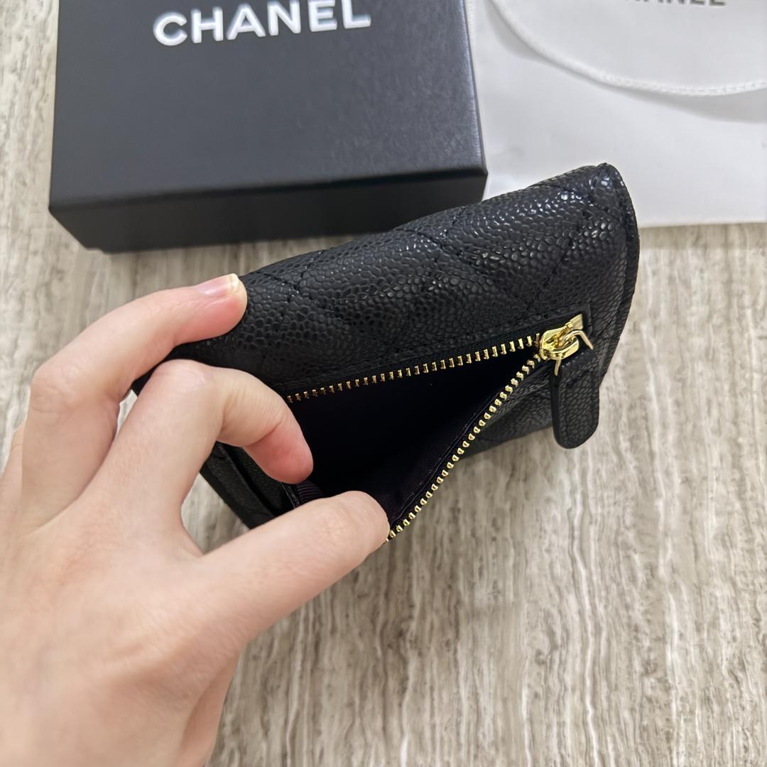 美品ノベルティ　折財布　ブラック