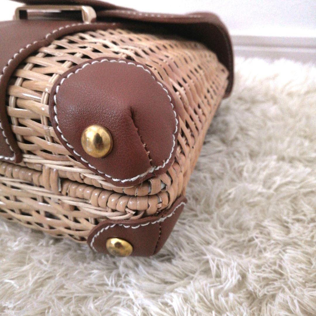 セブンテンバイミホカワヒト　ラタンミニフラップバッグ