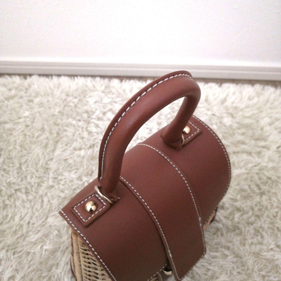 セブンテンバイミホカワヒト　ラタンミニフラップバッグ