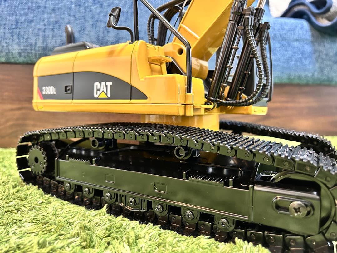 京商　1/20 Cat330D L Hydraulic Excavator