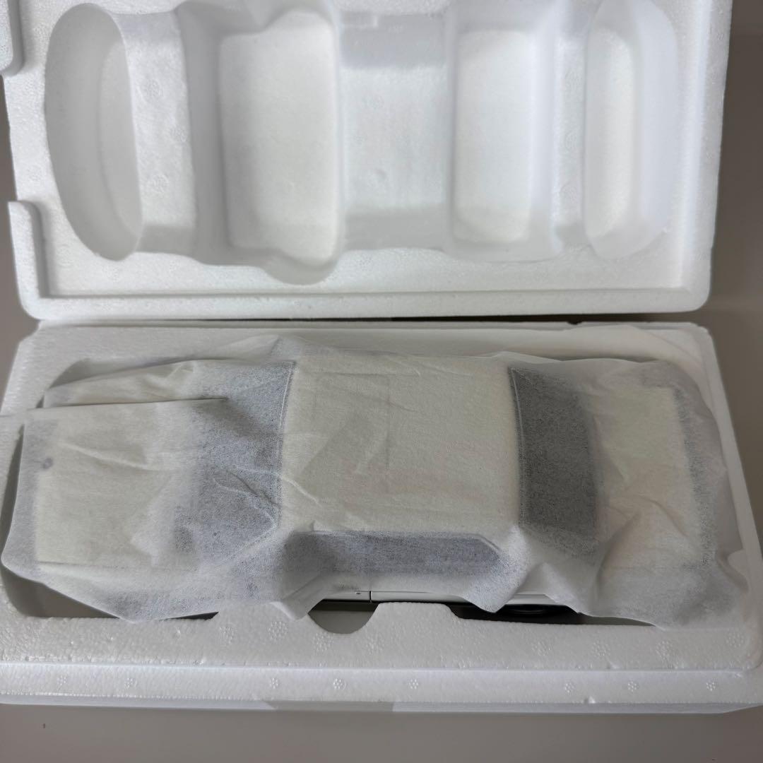 【新品】オートアート  535i 1985 ホワイト　1/18