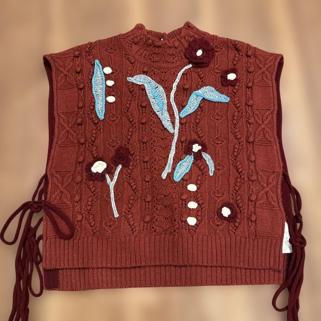 マメクロゴウチ　ニットベスト　ボルドー