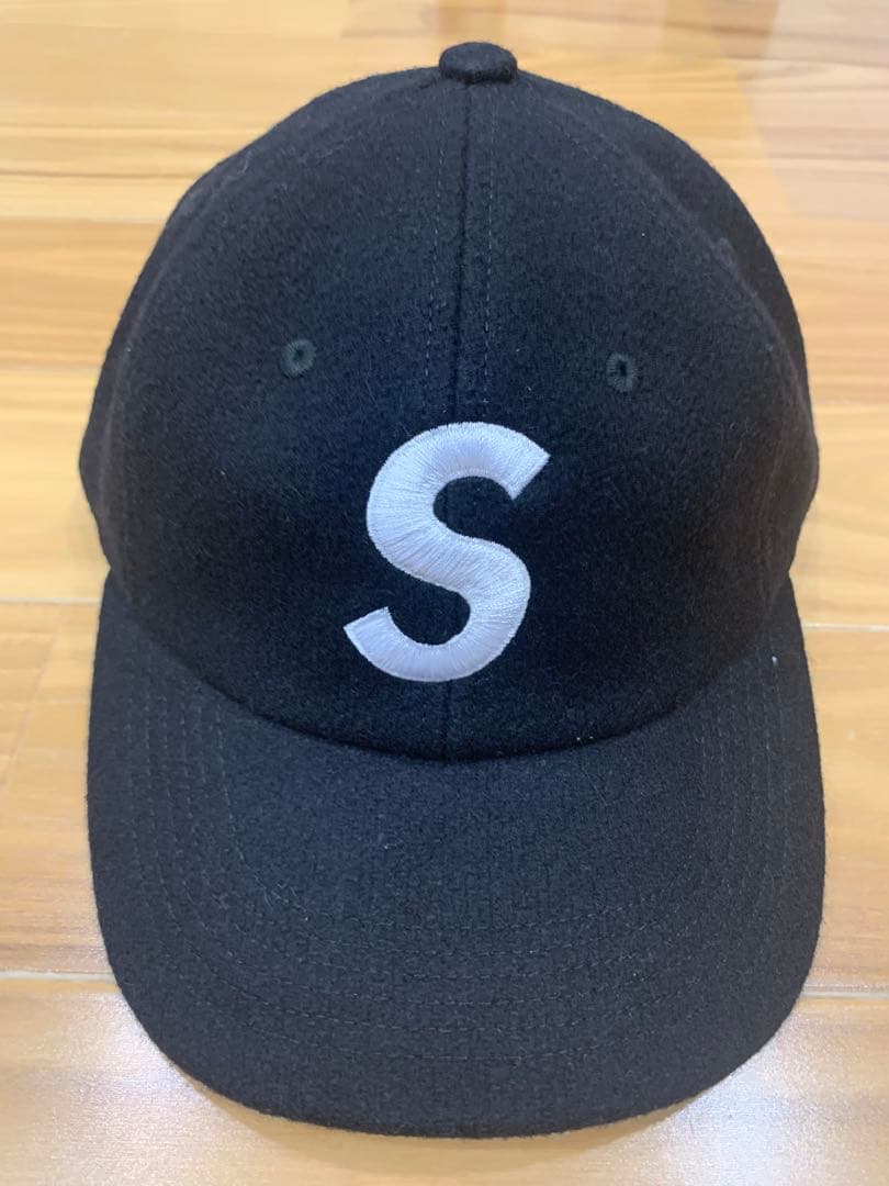 シュプリーム　刺繍Sロゴ キャップ