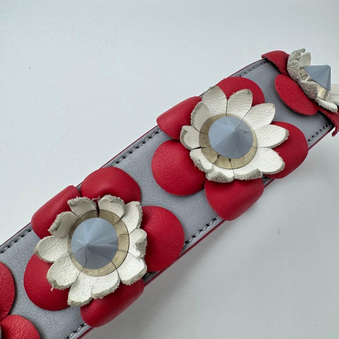 【定番】FENDI ストラップユー　フラワー　レザー　ショルダーストラップ