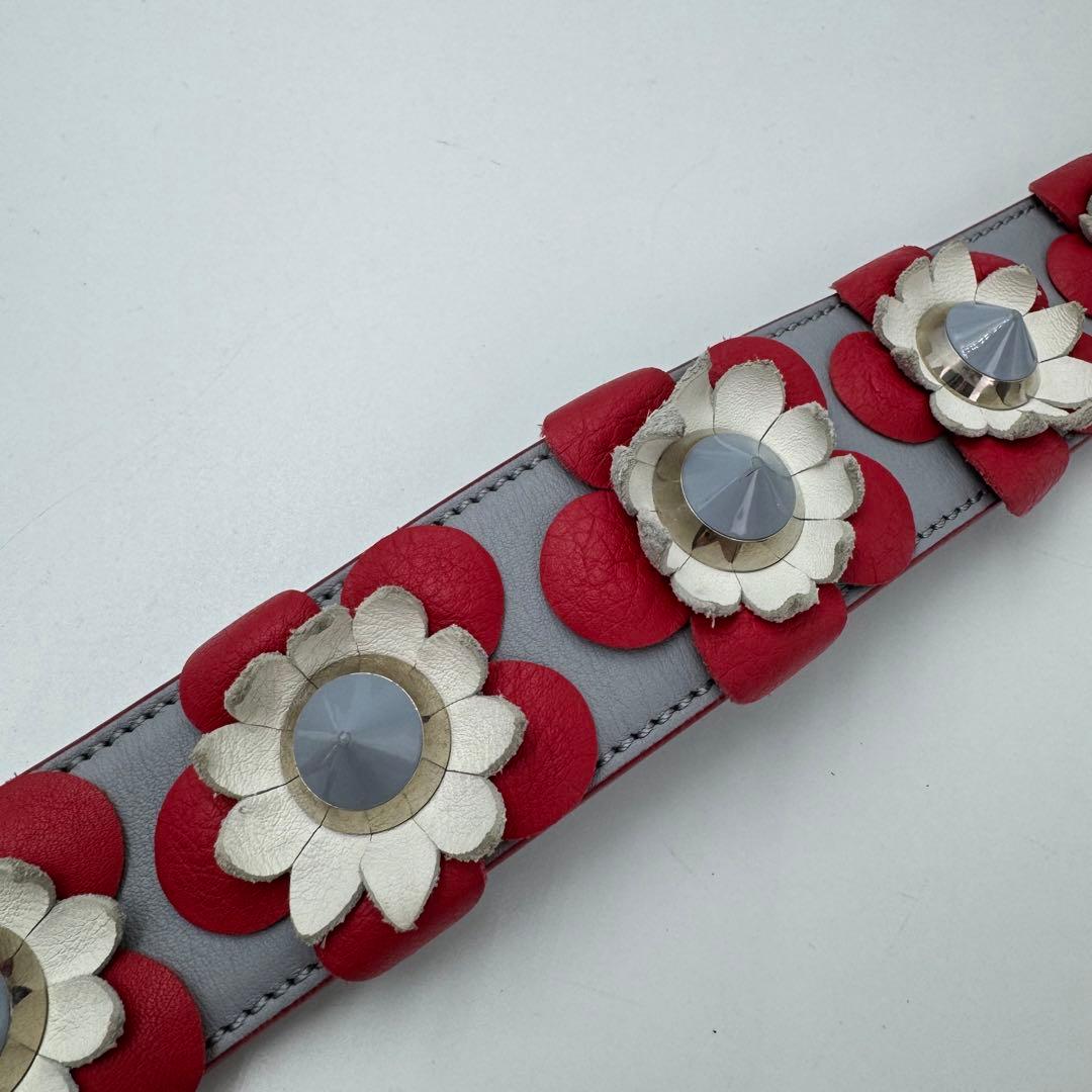 【定番】FENDI ストラップユー　フラワー　レザー　ショルダーストラップ