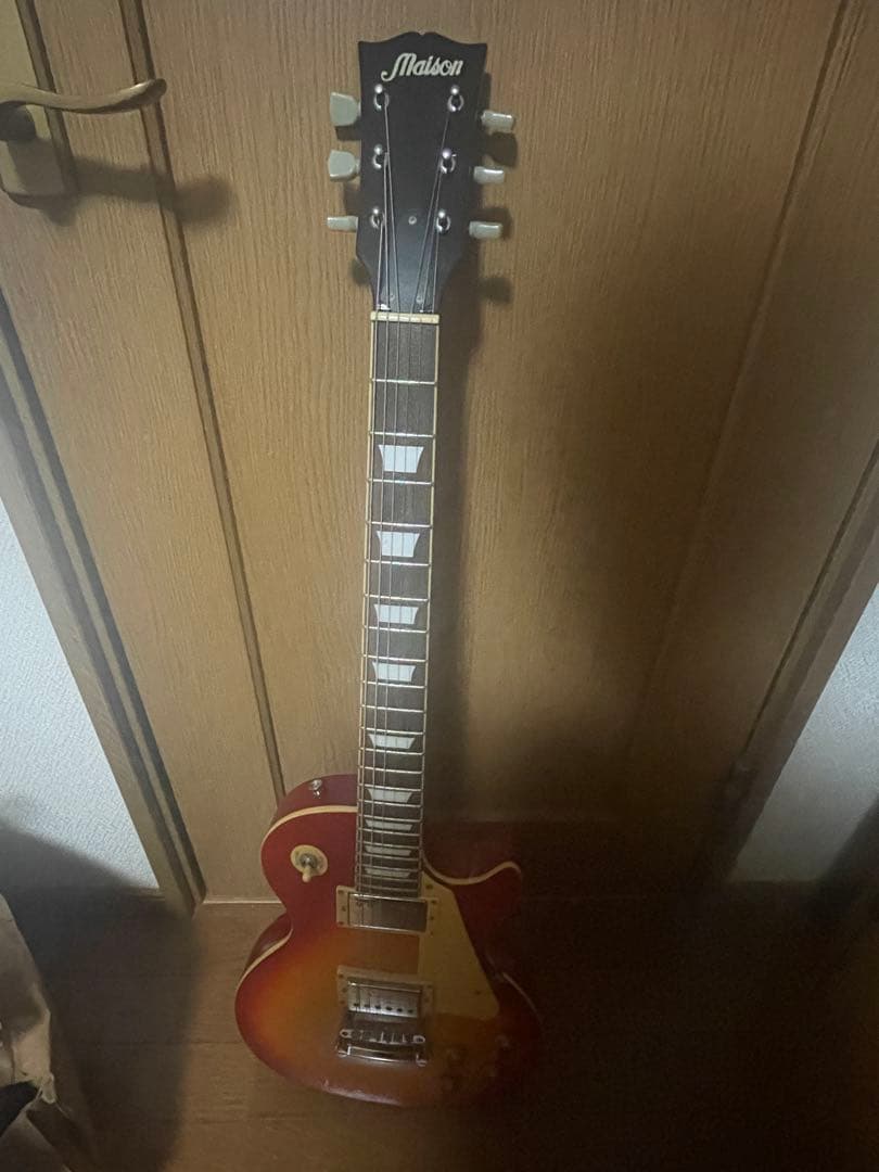 【残り3時間で掲載終了】Maison エレキギター サンバースト