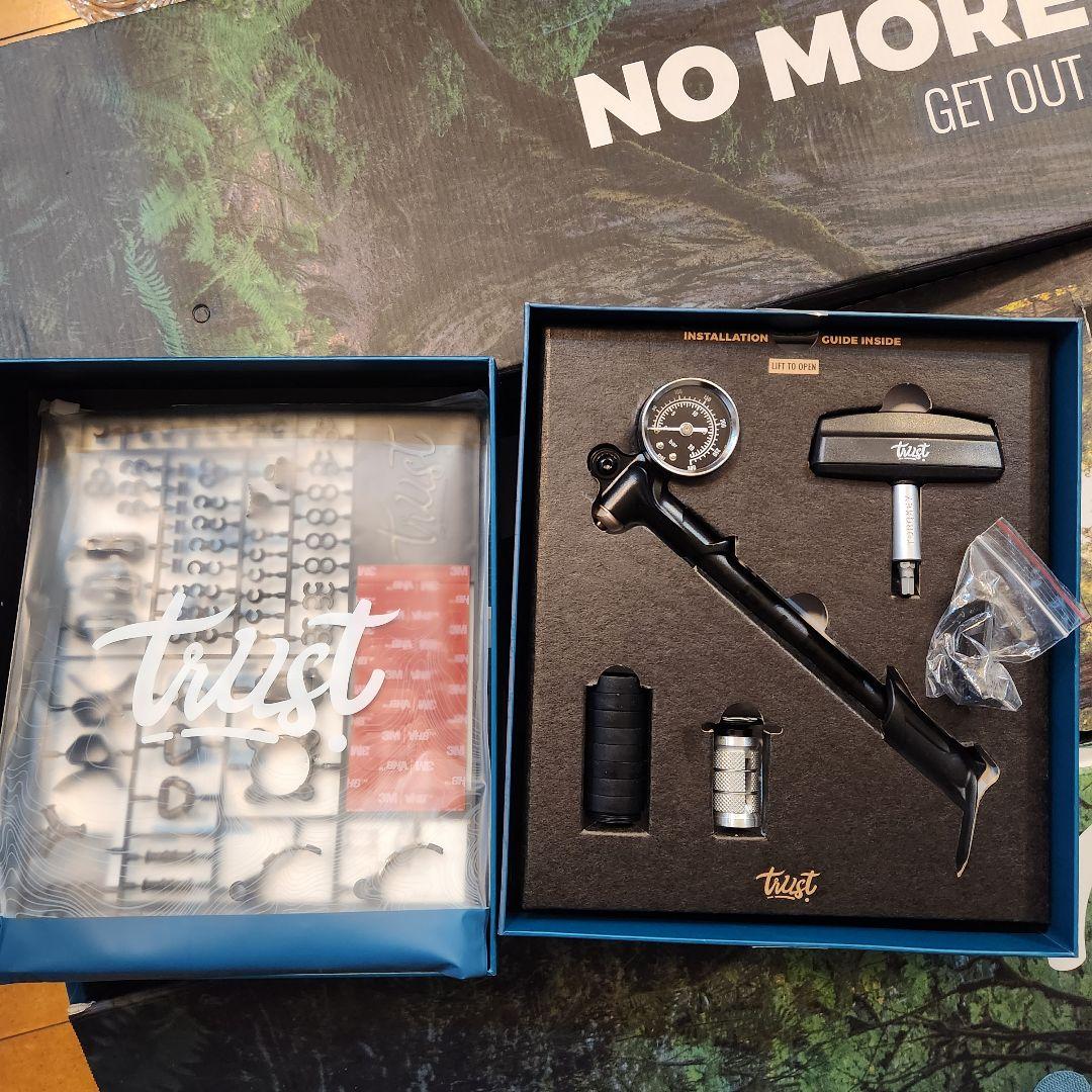 最高級 新品未使用 Trust message サスペンションフォーク