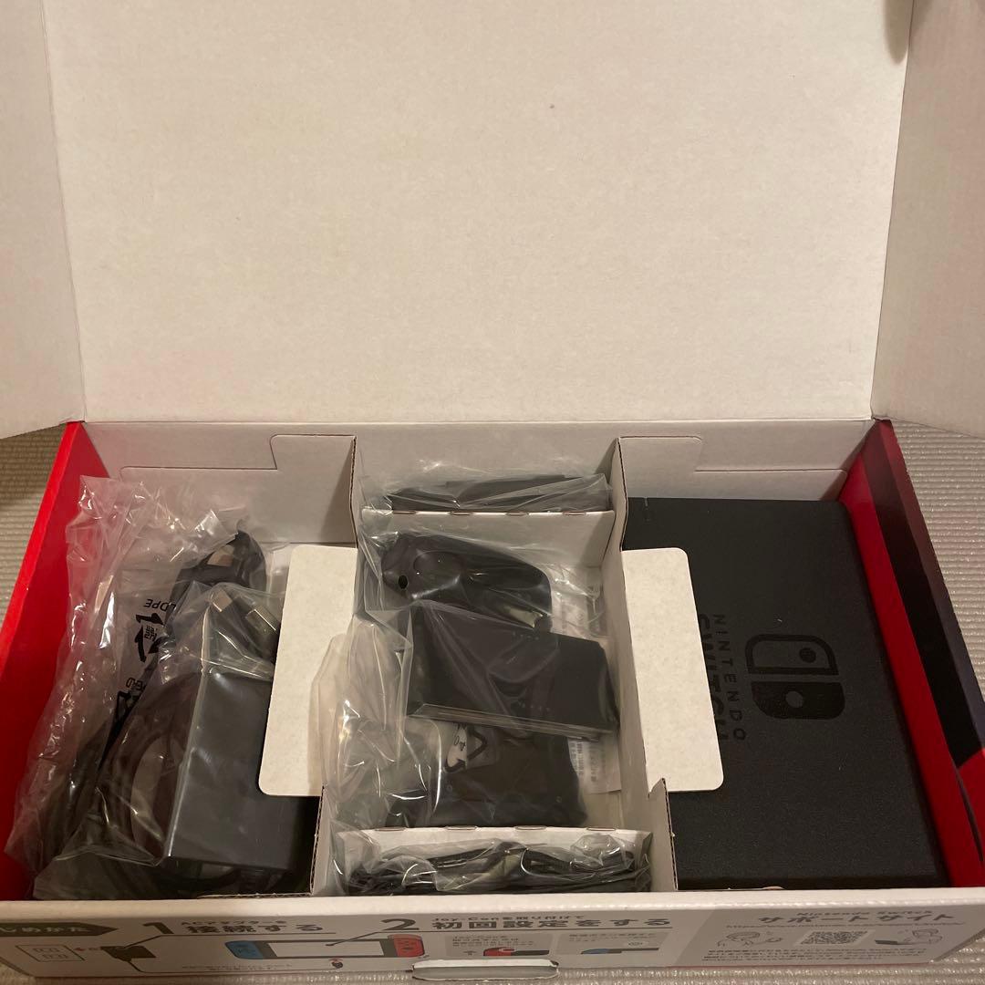 【美品】任天堂Switch 本体 付属品一式　ケース付
