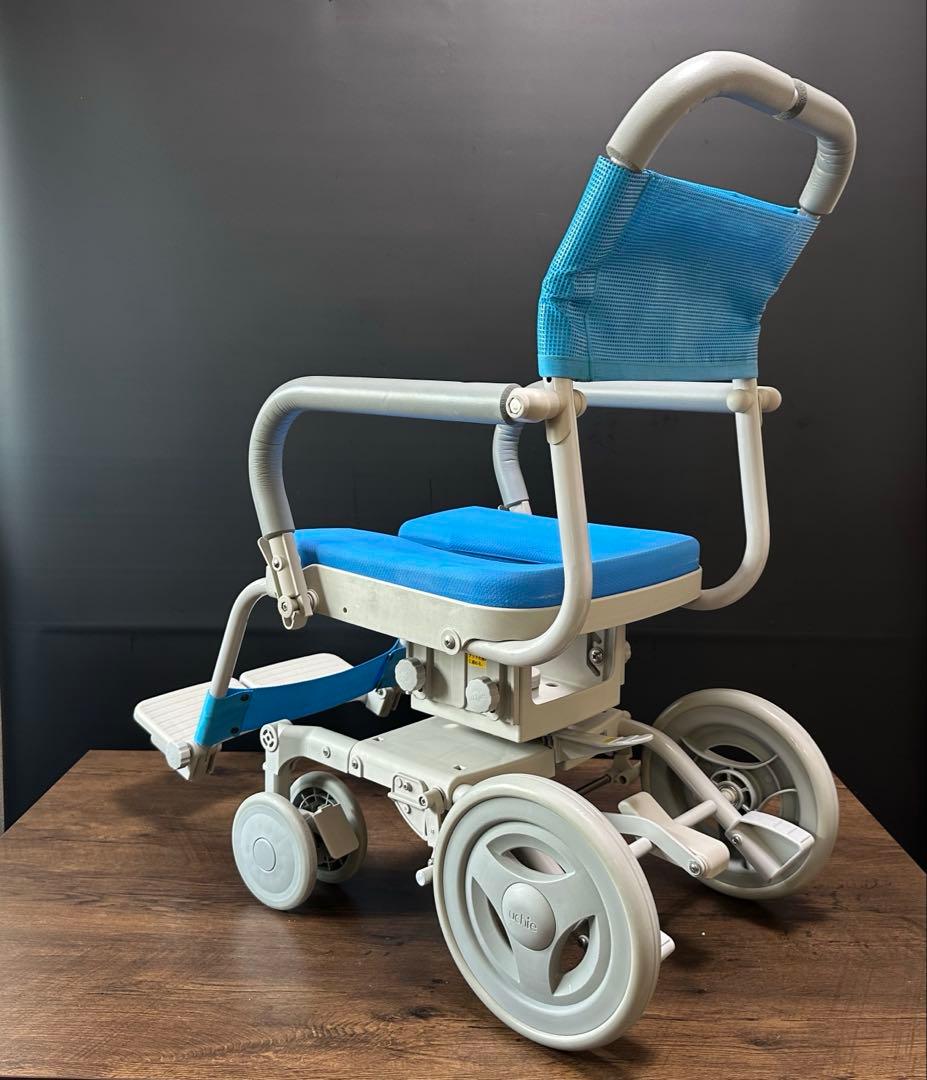 UCHIE くるくるチェアD 入浴用車椅子