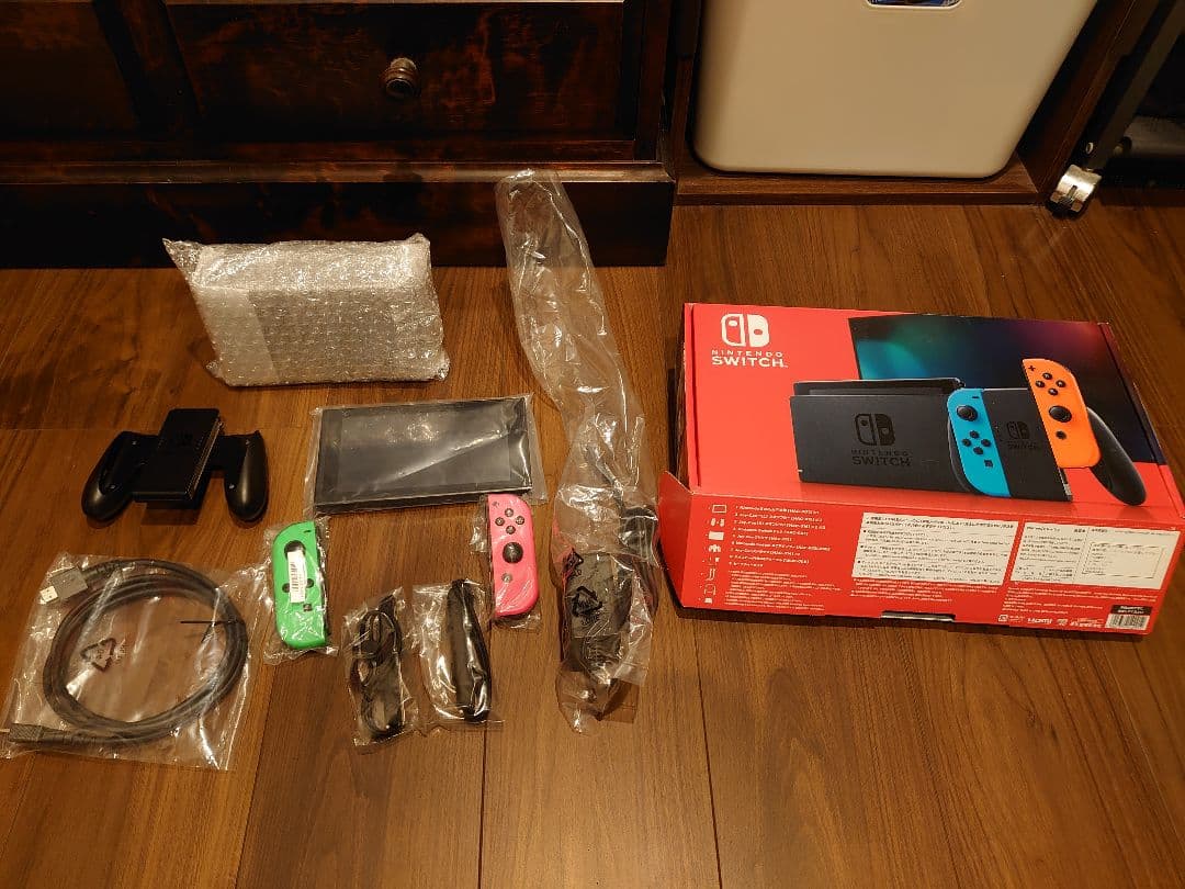 Nintendo Switch 本体 ネオンブルー/ネオンピンク