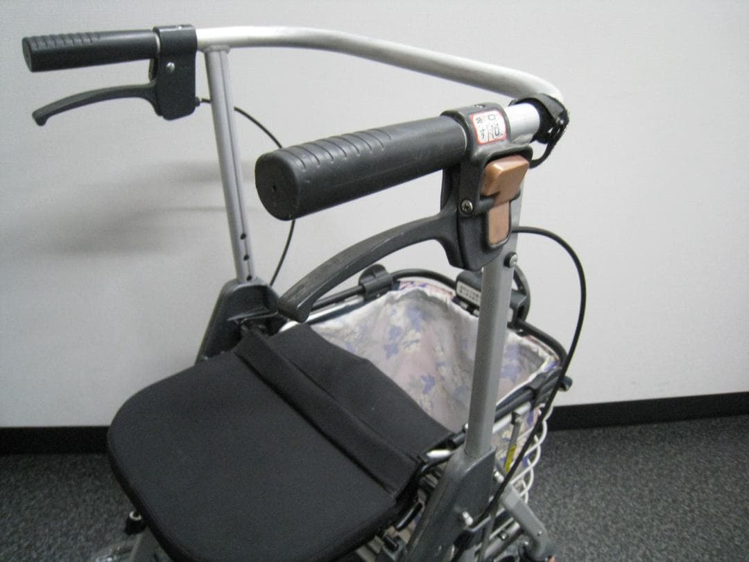 幸和製作所 テイコブ リトルワゴン WAW07 歩行車　①