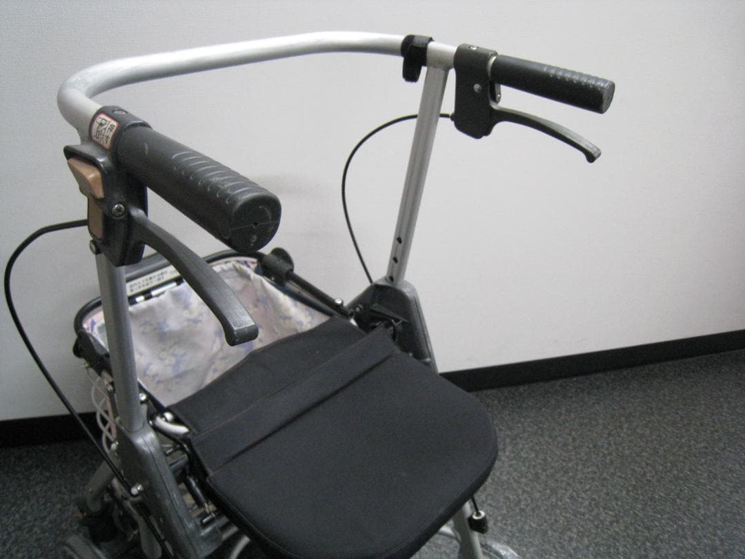 幸和製作所 テイコブ リトルワゴン WAW07 歩行車　①