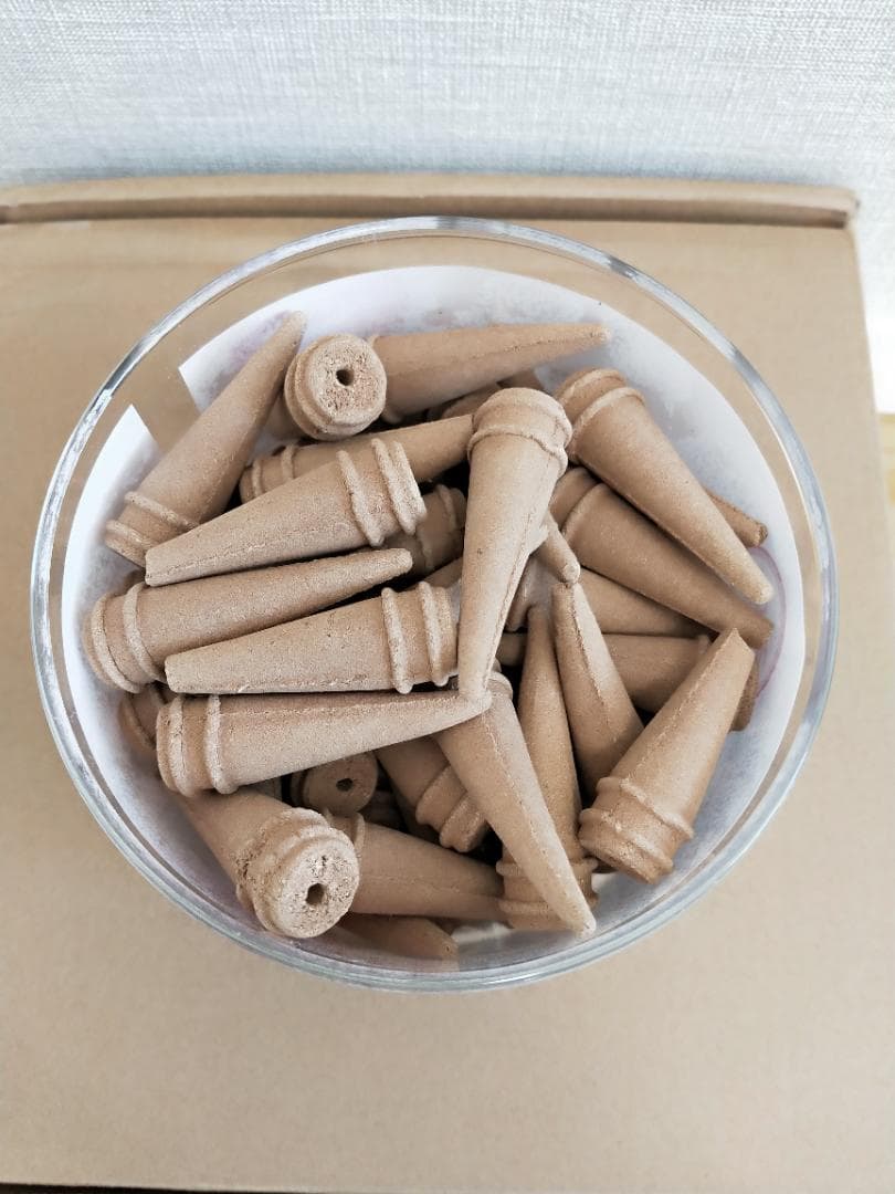 無添加 ベトナム産手作り高級天然沈香コーン型 100g !