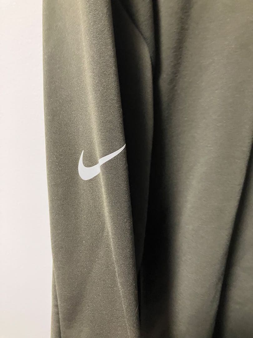 ゴルフ　ナイキ　ダウン　マキロイ