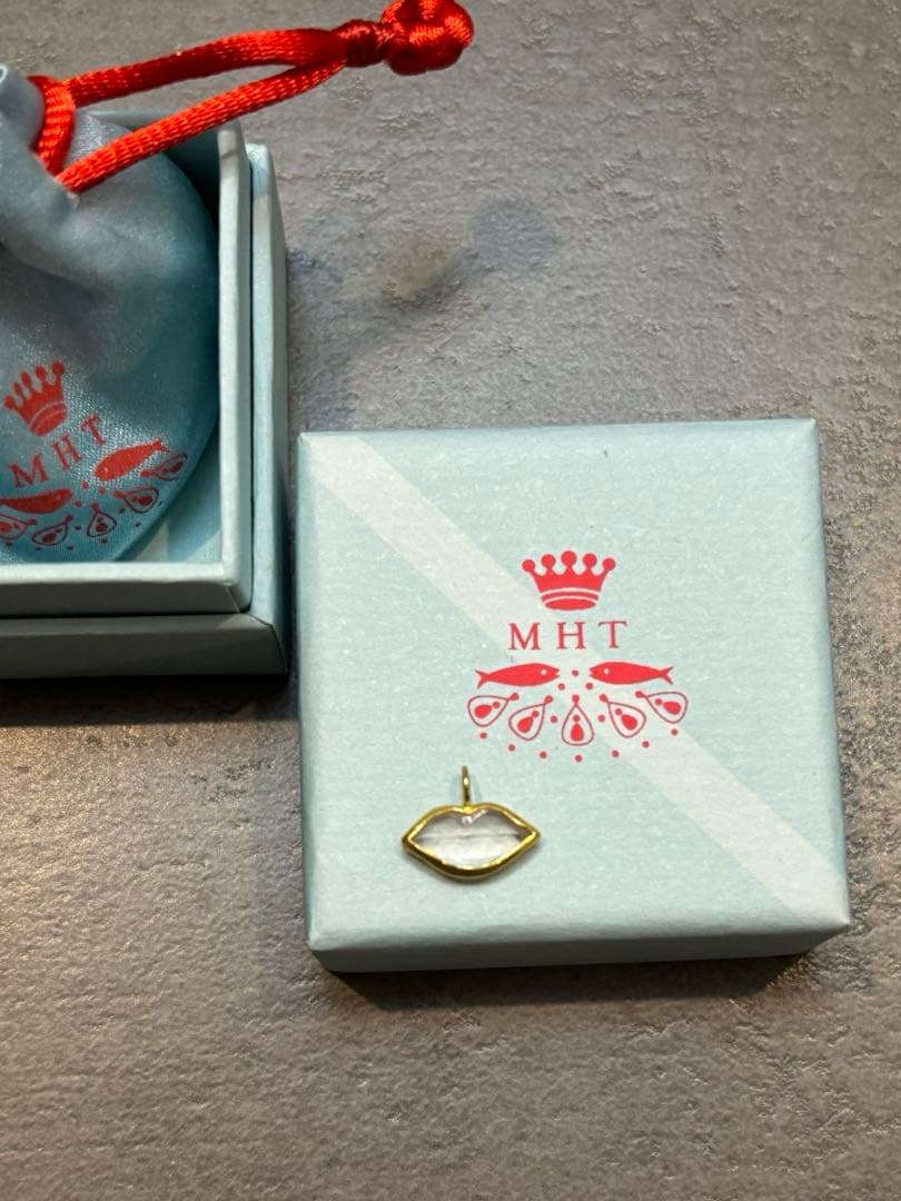 マリーエレーヌドゥタイヤック　リップペンダント