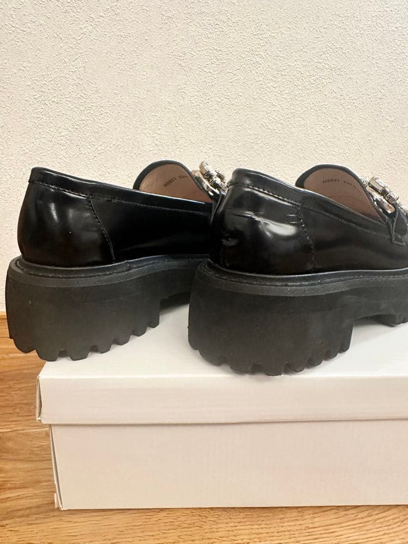 スタッカート　ビジュー付き　ローファー