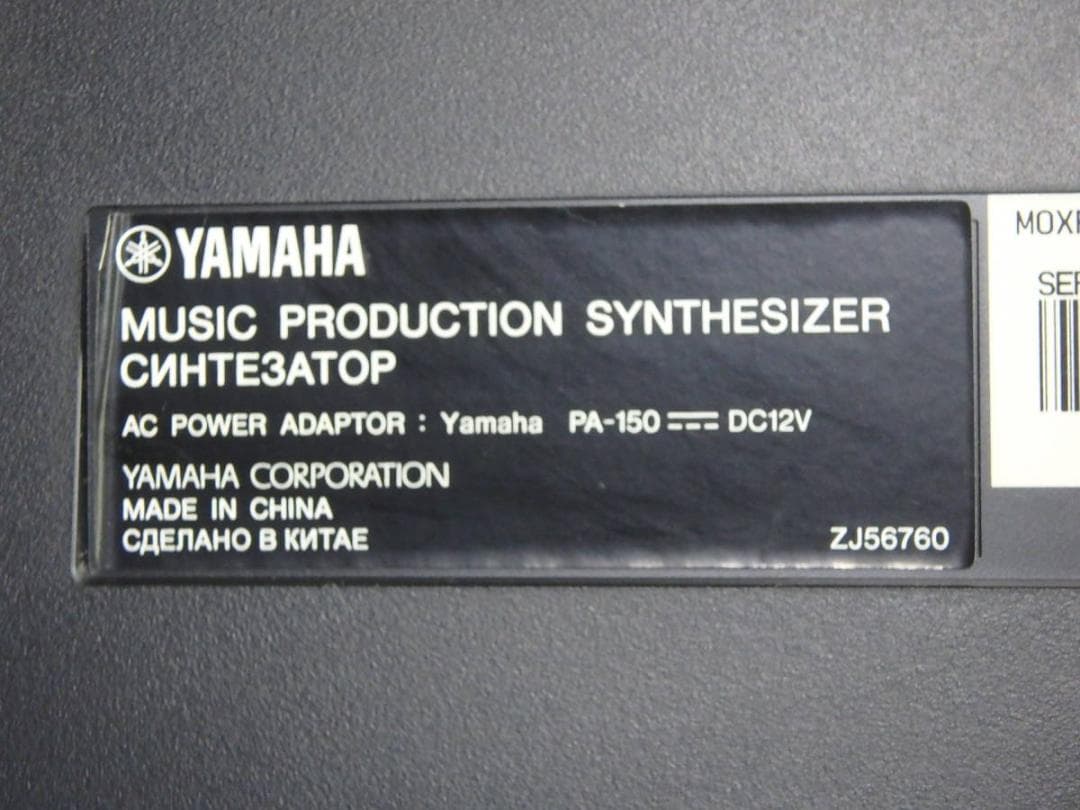 【シンセサイザー本体】YAMAHA MOXF6 中古品・現状品　音出し確認済