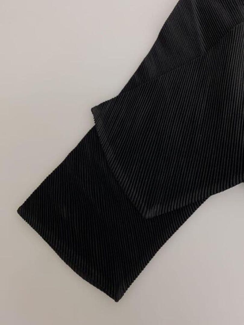 プリーツプリーズ　半袖トップス　Mサイズ