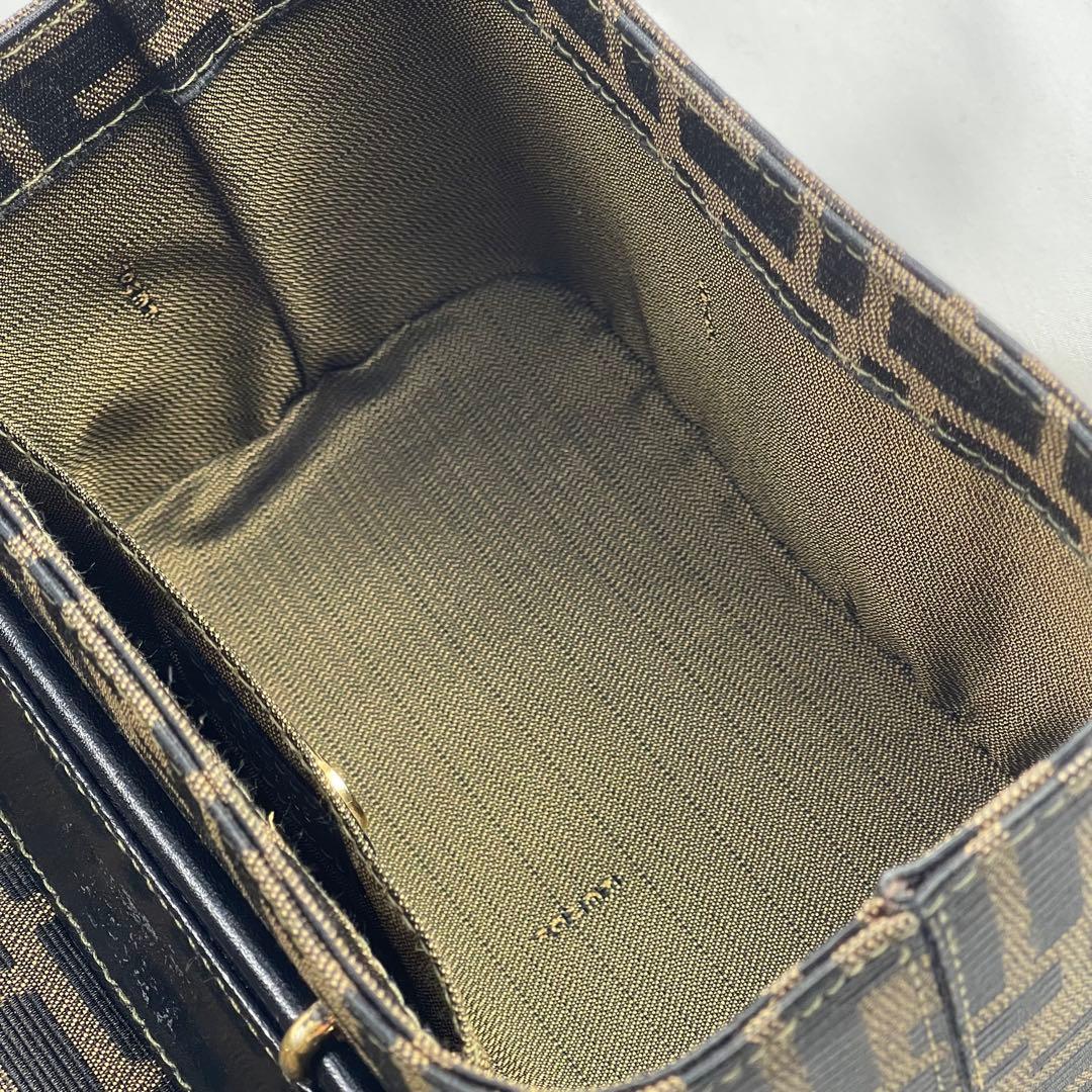 【美品】FENDI フェンディ ズッカ 2way ショルダーバッグ ヴァニティ