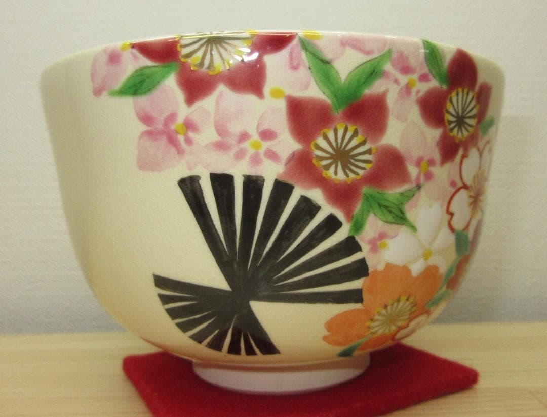 送料込【逢絢亭・新品】茶道具 茶碗 京焼 仁清写 扇面に花菖蒲の図 廣田嵩花