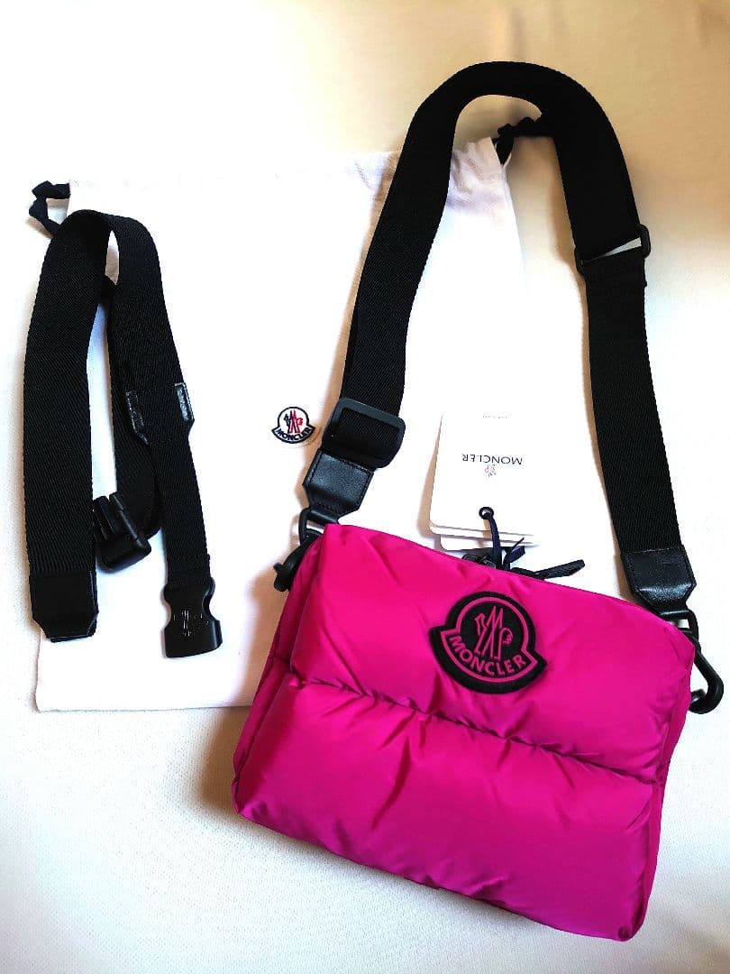 新品★MONCLER ボディバッグ ショルダーバッグ ポーチ ピンク