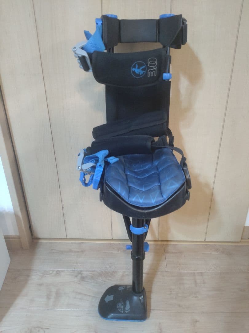 左右兼用ハンズフリー松葉杖　アイウォークフリー iWALKFree 3.0