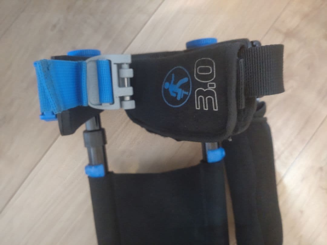 左右兼用ハンズフリー松葉杖　アイウォークフリー iWALKFree 3.0