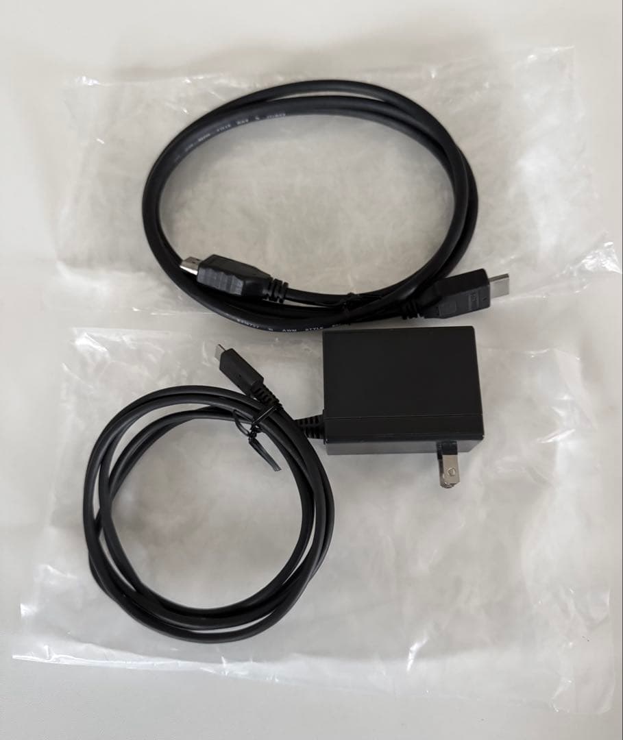 Nintendo Switch 本体 +ブレワイ、メガテンV、SDカード64G付