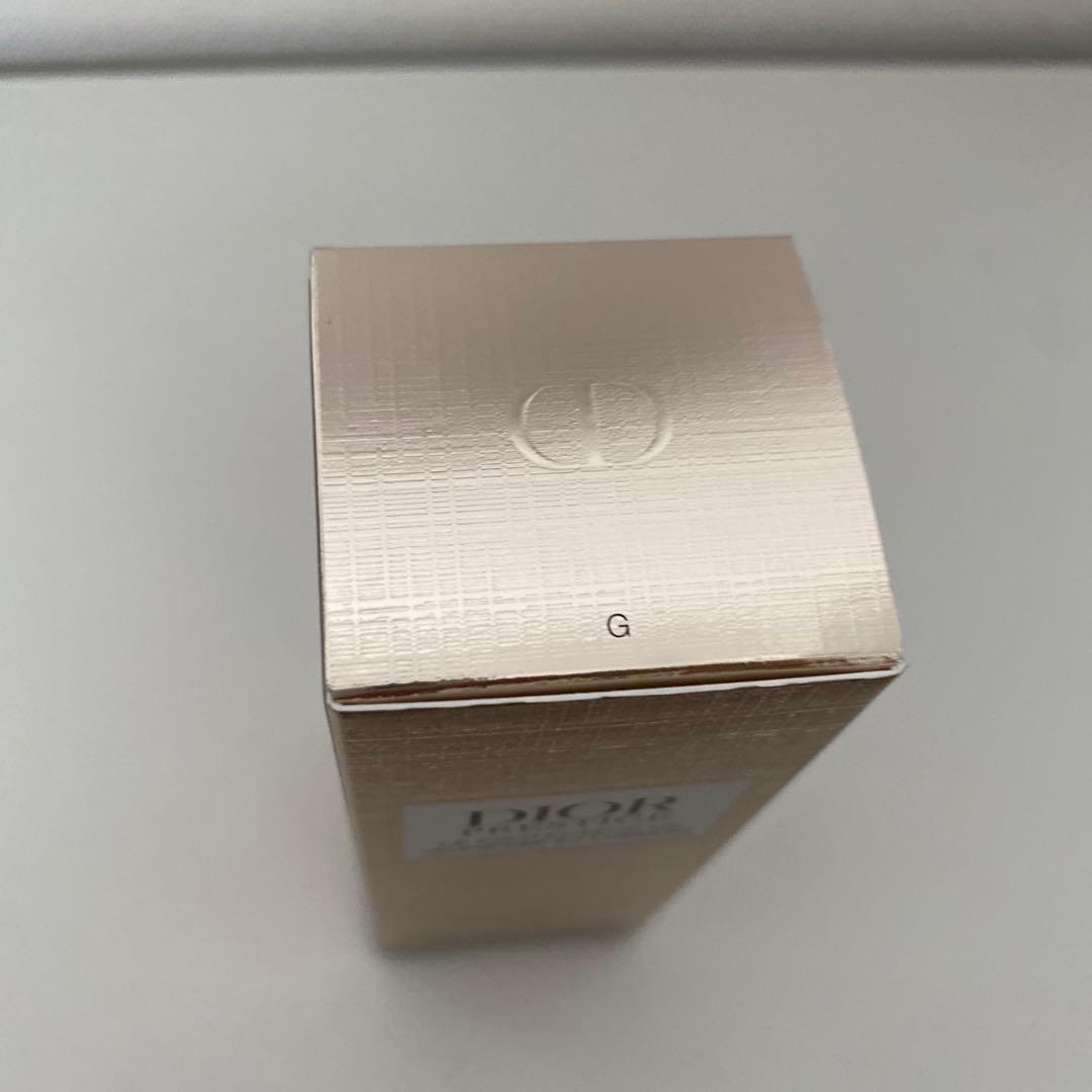 ディオールプレステージ ホワイト ルプロテクター UV ルミエール シアーグロー