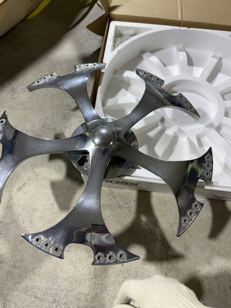 ２２インチ　スピンナーホイール