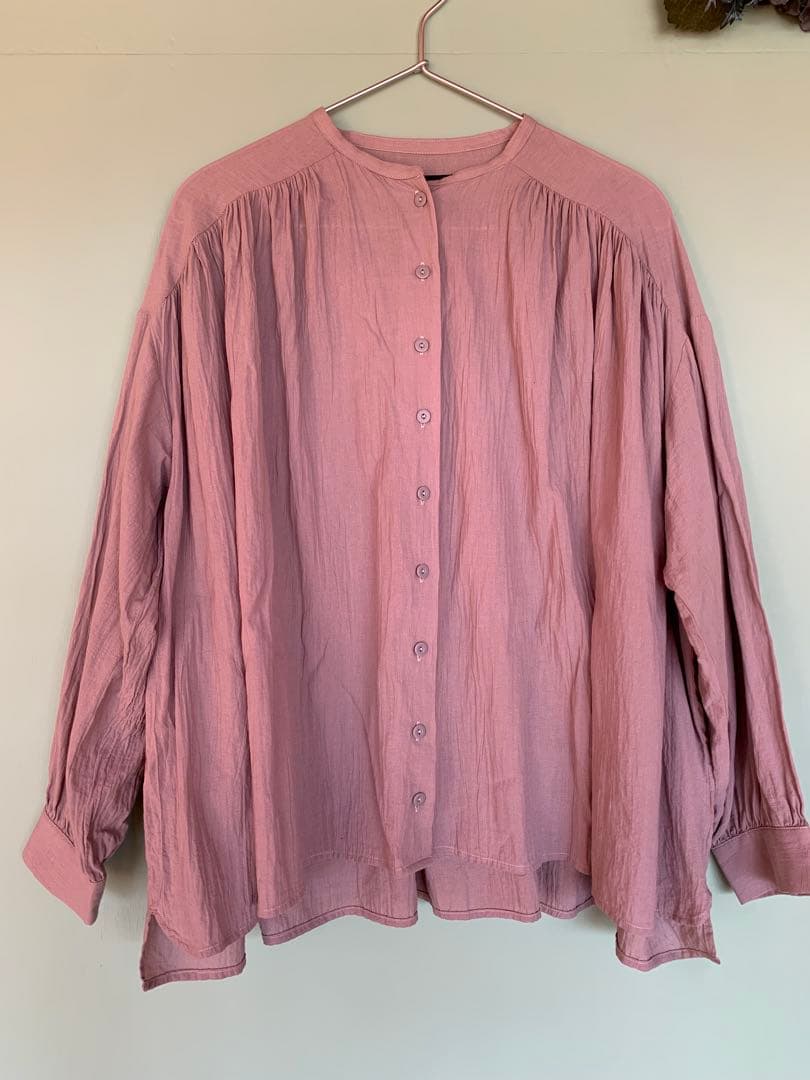 オオカミと月灯りのかぐや　ライトグレーコットンブラウス　ギャザー