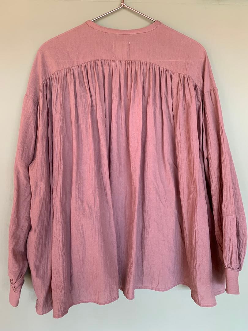 オオカミと月灯りのかぐや　ライトグレーコットンブラウス　ギャザー