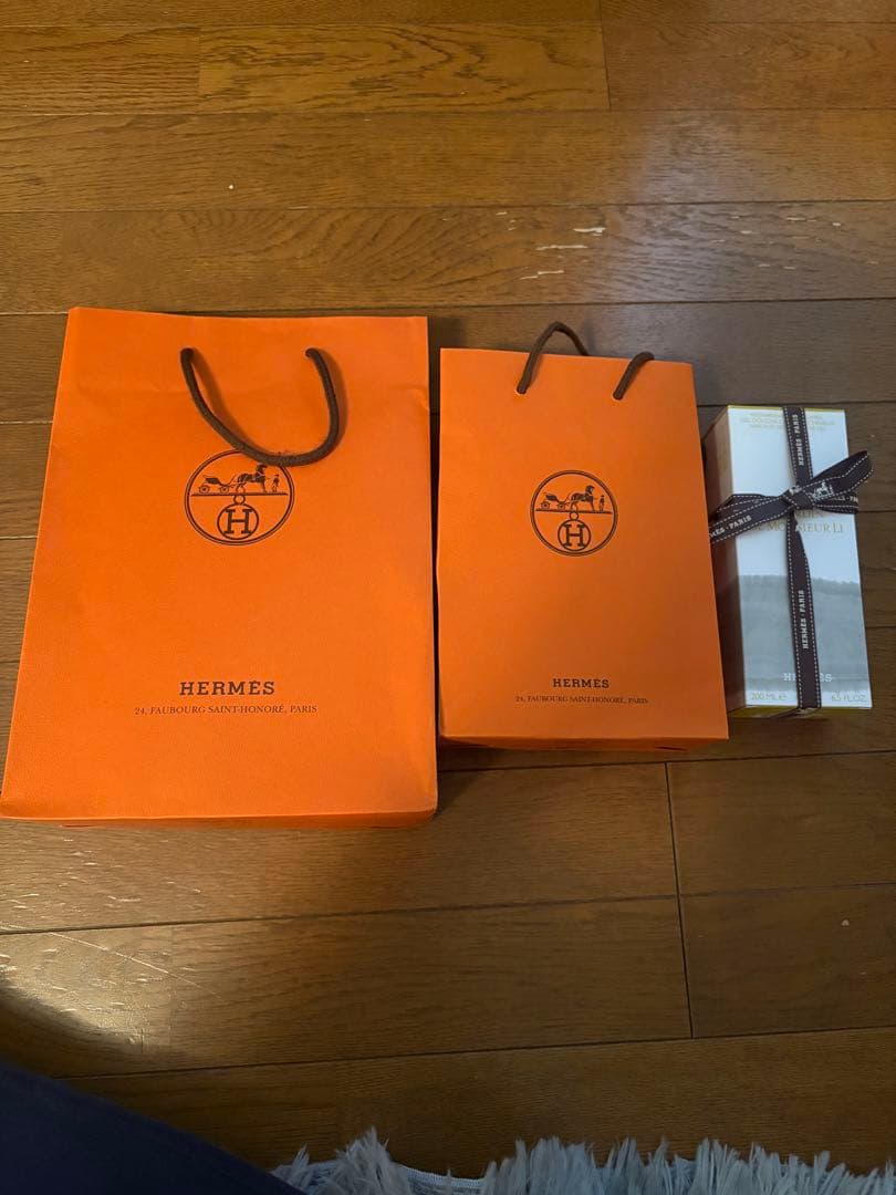 エルメス 李氏の庭ヘア＆ボディ シャワージェル200 mLラバーバンドショッパー