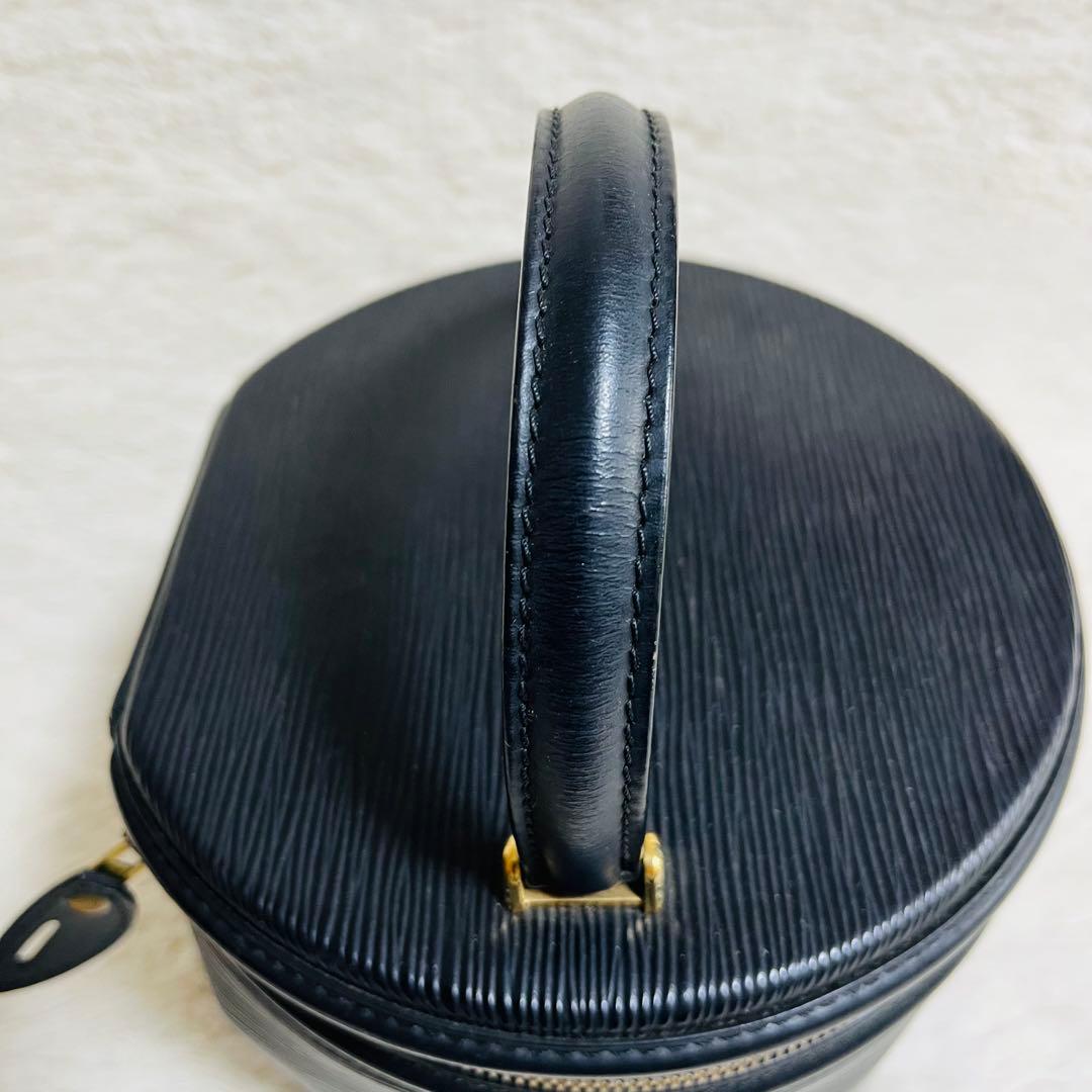 LOUIS VUITTON ルイヴィトン エピ カンヌ　ブラック　黒