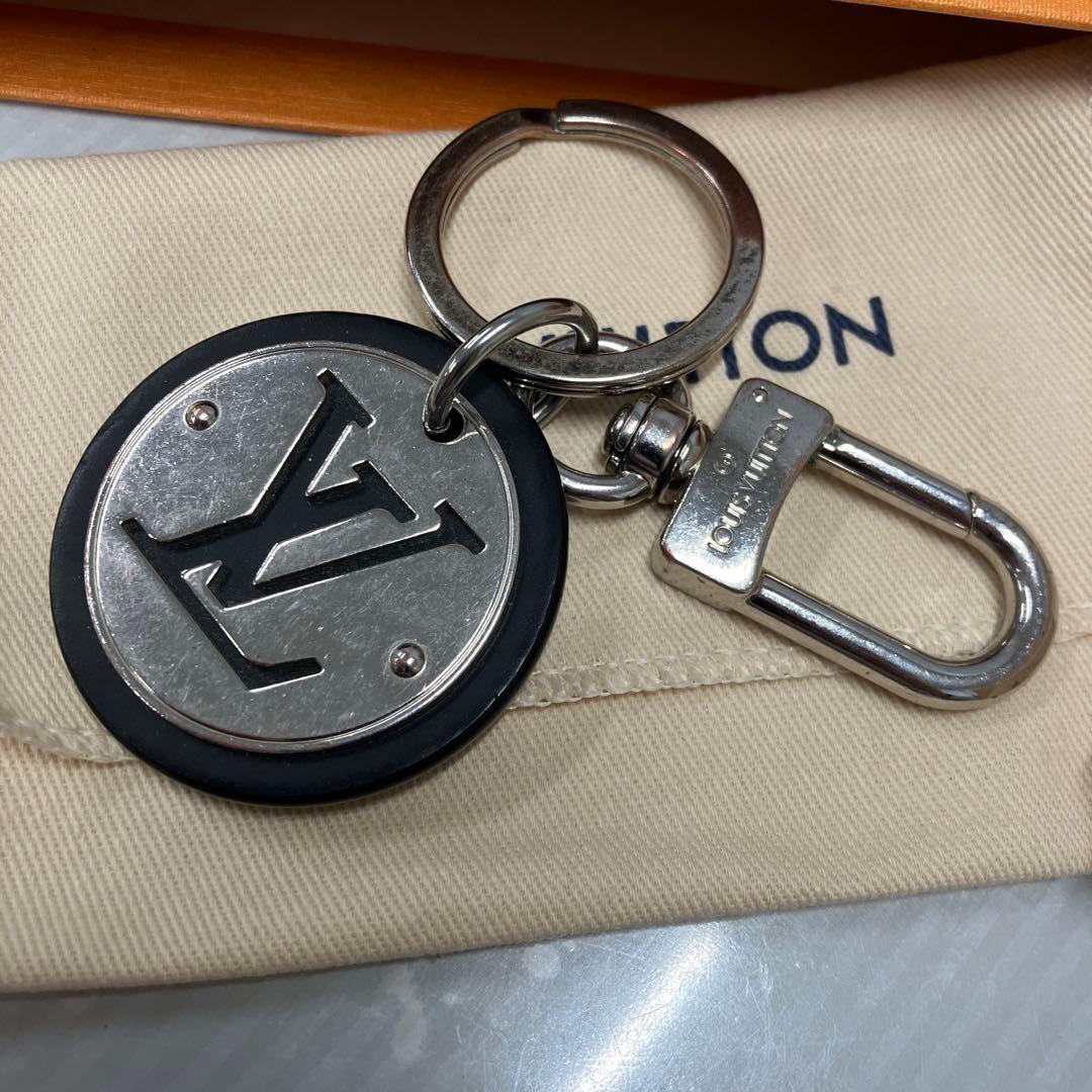 LOUIS VUITTON LVロゴ キーホルダー　LVサークル
