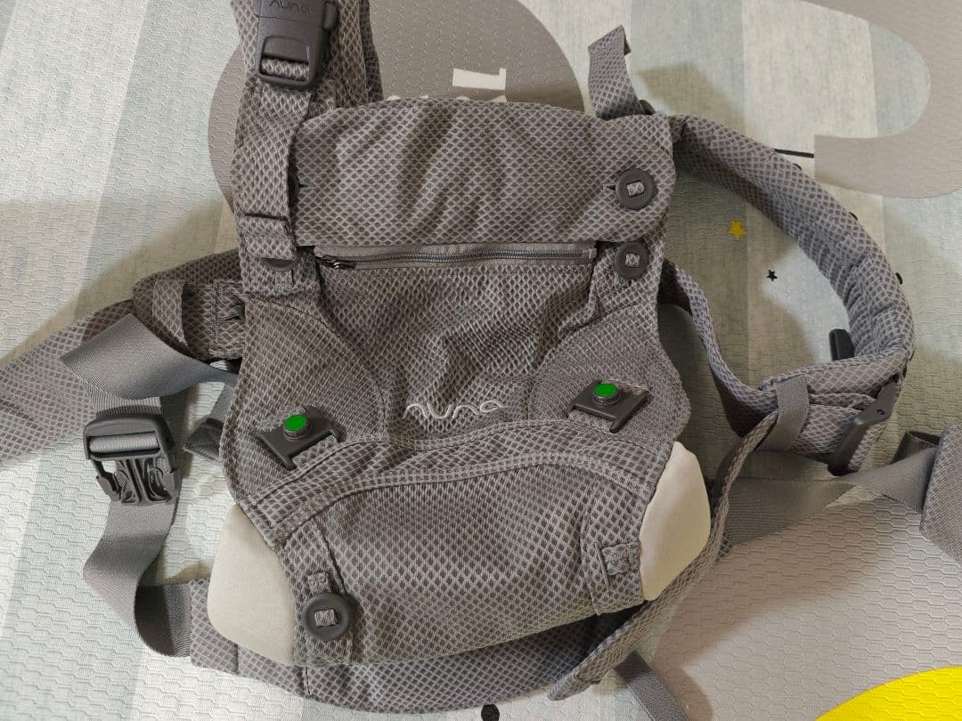 試着のみ未使用 Nuna ヌナ カドルクリック