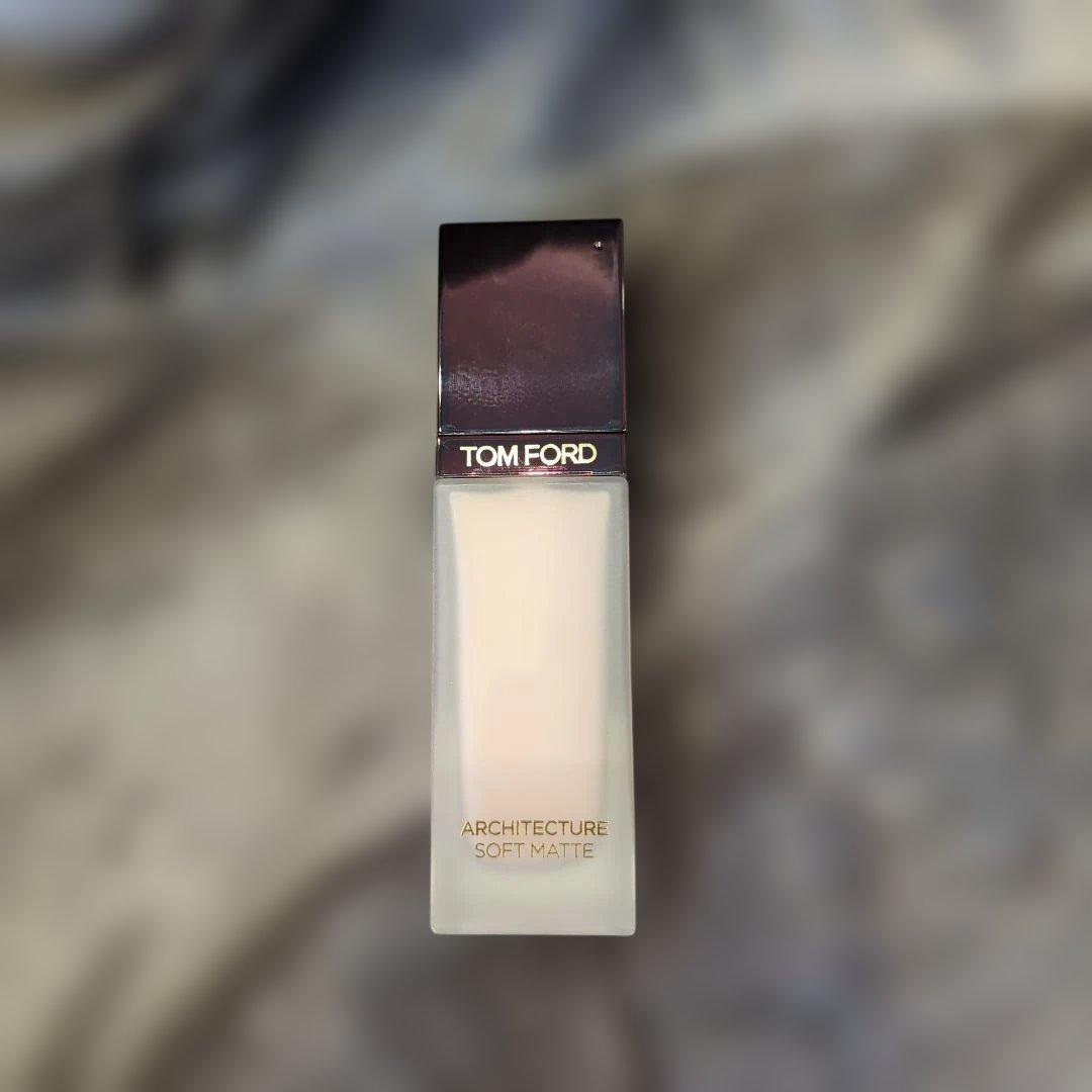 トムフォード　アーキテクチャーソフトマットブラーリングファンデーション 0.4