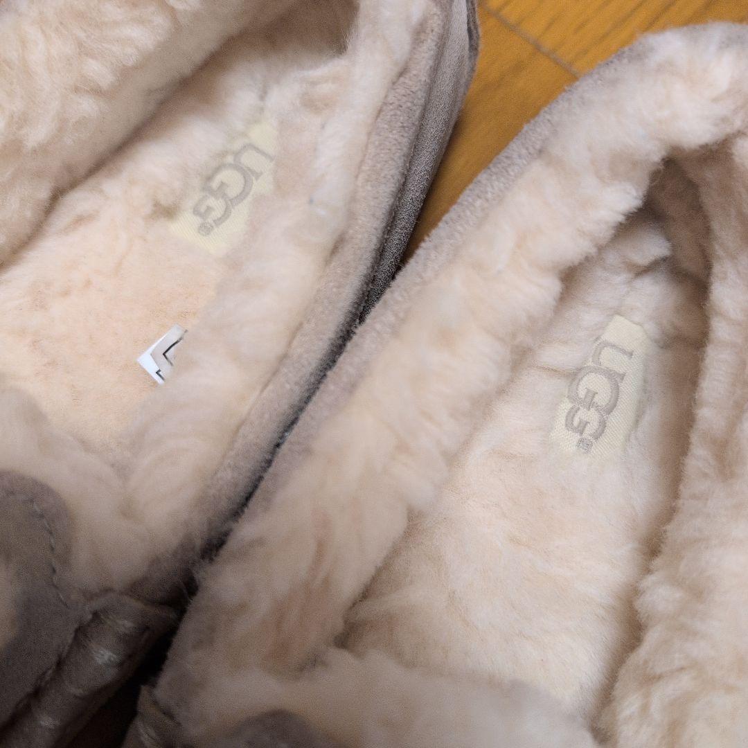 UGGアグ✩アンスレーリボン付きモカシン✩22cmベージュ✩美品
