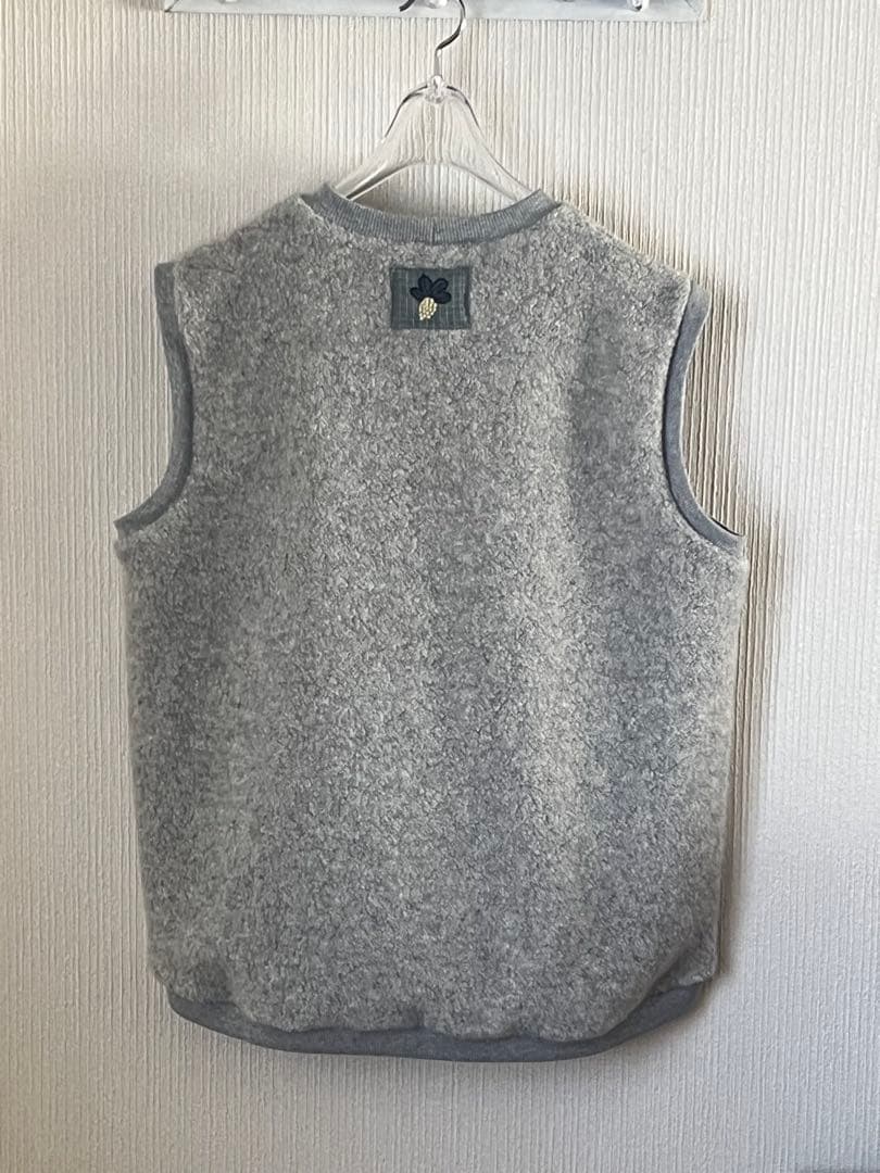 グレー ノースリーブベスト Mサイズ