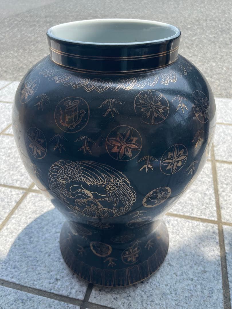 ケ*ン様 【中国 景徳鎮/ 花瓶】壺 中国陶器 中国 骨董品 家紋 ツボ