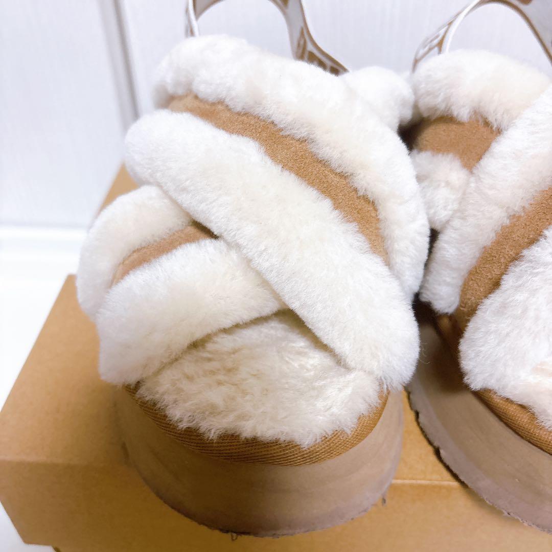 UGG アイボリー ベージュ サンダル 厚底