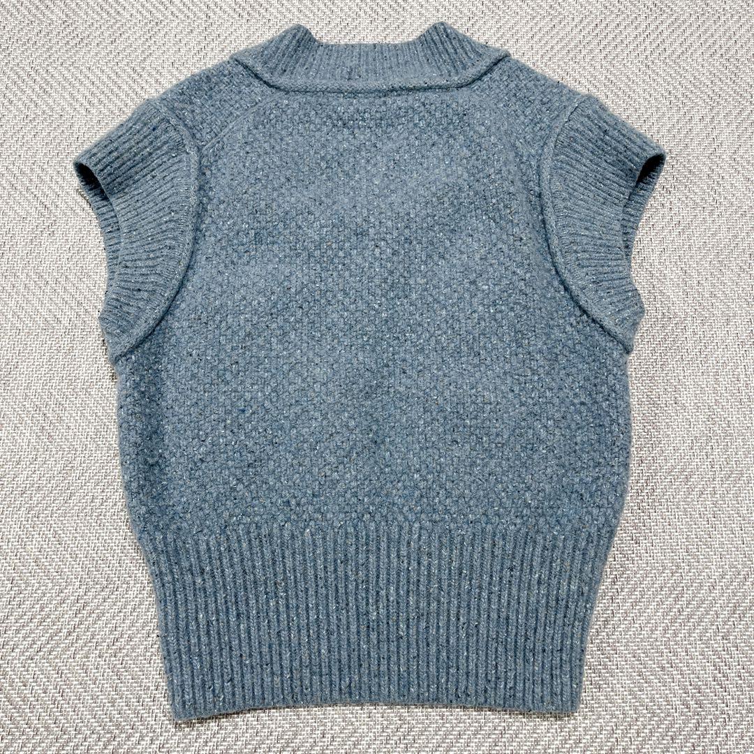 Chi e*** カレンソロジー ニットベスト ブルー 金ボタン